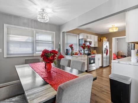 6918 W Grantosa Dr, Milwaukee, WI 53218