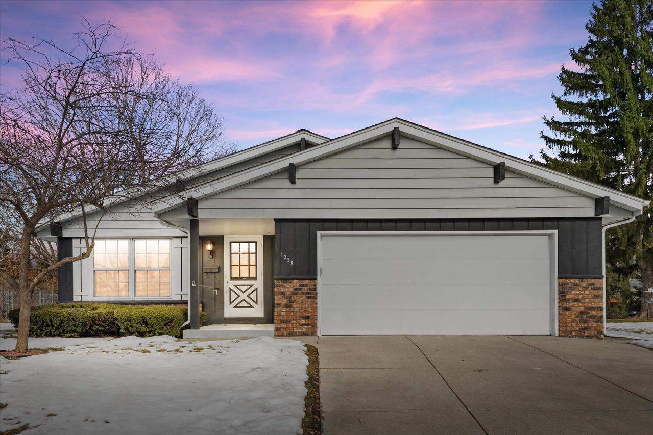 1226 Market Pl, Waukesha, WI 53189