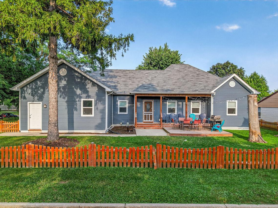 1030 Wheeler St, Lake Geneva, WI 53147