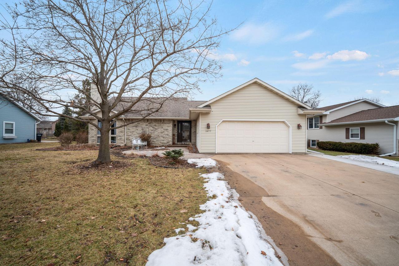 1677 Bernheim St, Oshkosh, WI 54904