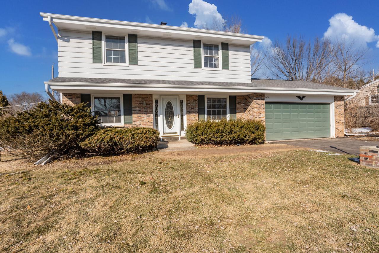 1638 Falls Rd, Grafton, WI 53024