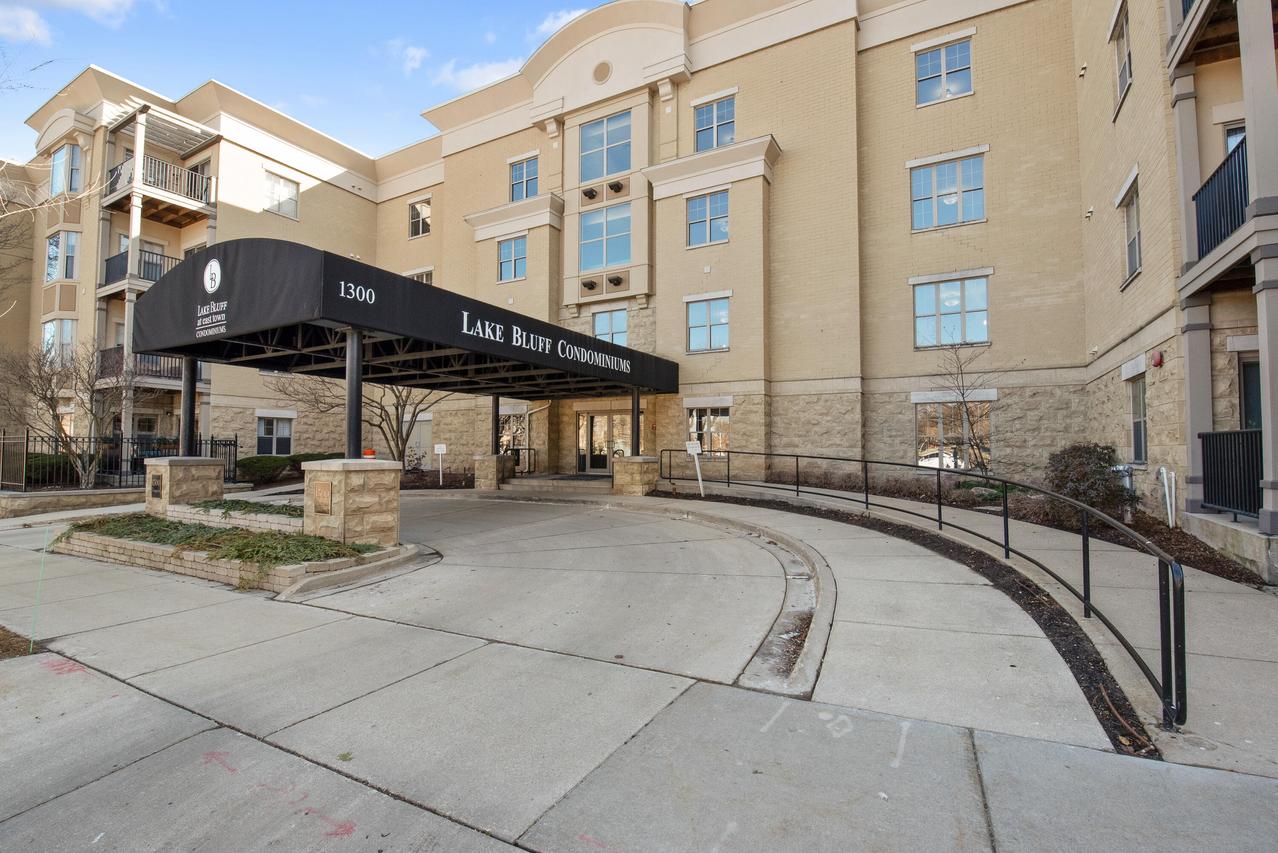 1300 N Prospect Ave #115, Milwaukee, WI 53202