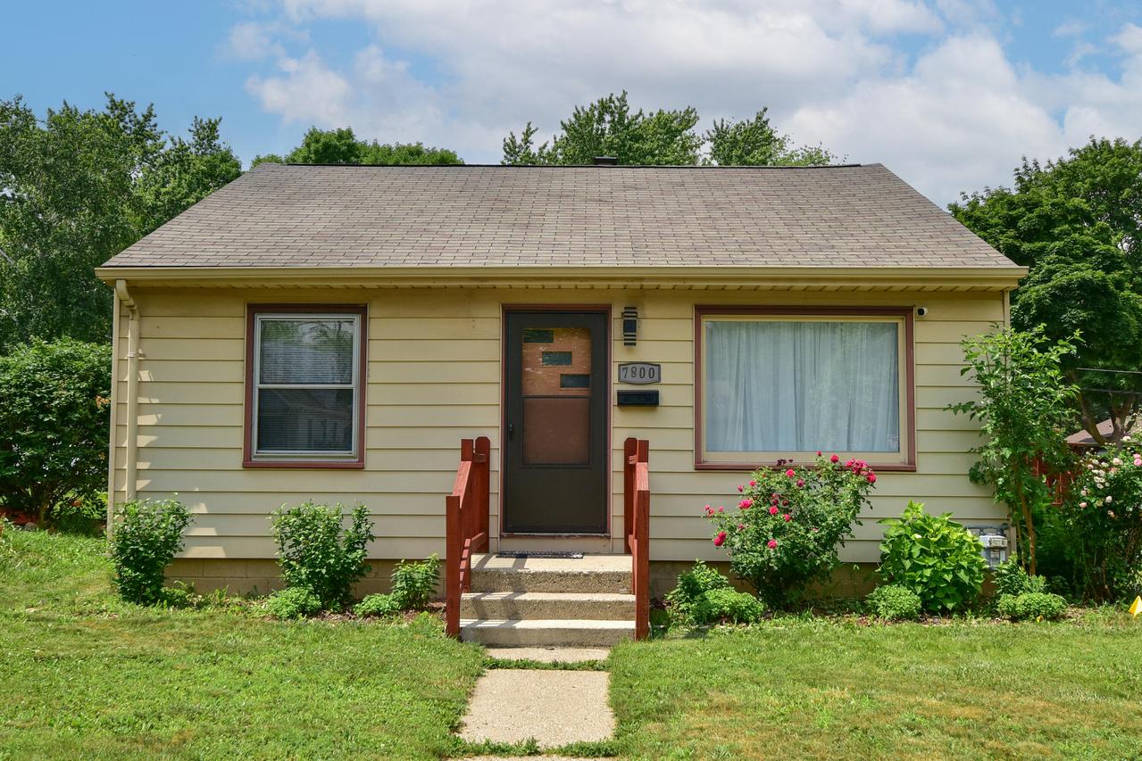 7800 W Palmetto Ave, Milwaukee, WI 53218