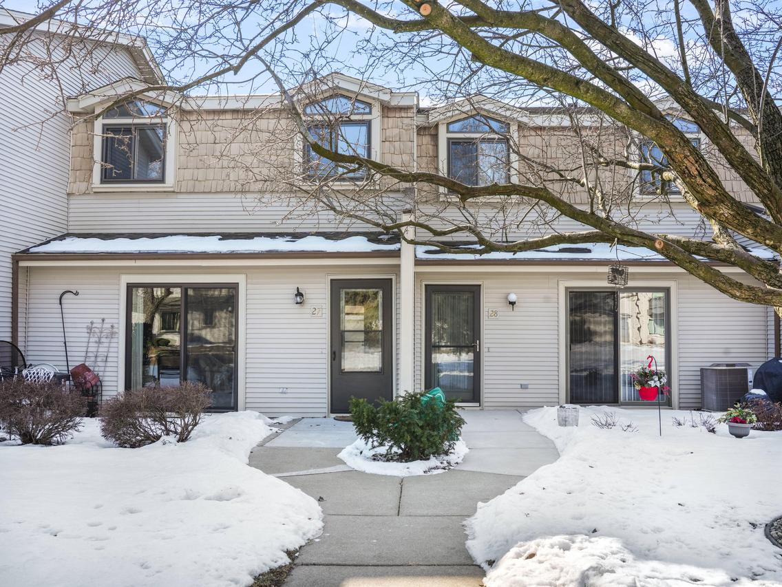 940 Prairie Dr #27, Mount Pleasant, WI 53406