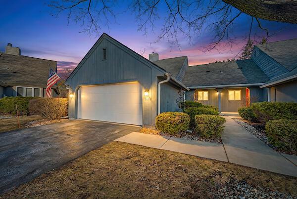 10327 N Savannah Ct, Mequon, WI 53092