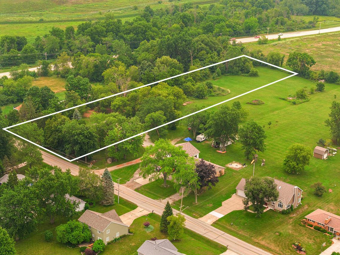 3977 E Elm Rd, Oak Creek, WI 53154