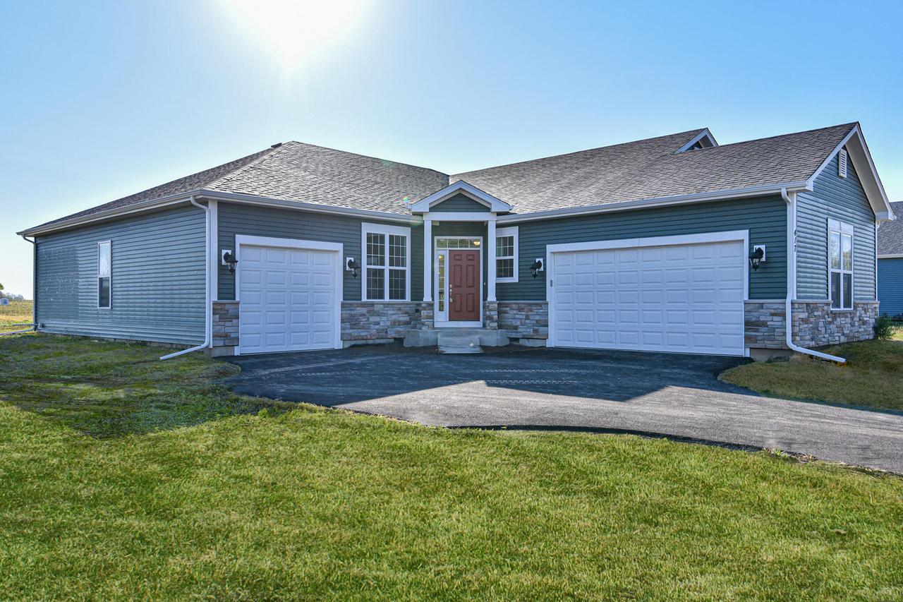 423 Clairmont Ct #Lt65 Adams, Williams Bay, WI 53191