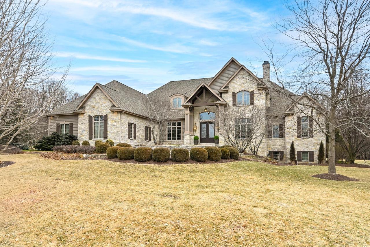 12939 N Cobblestone Ct, Mequon, WI 53097
