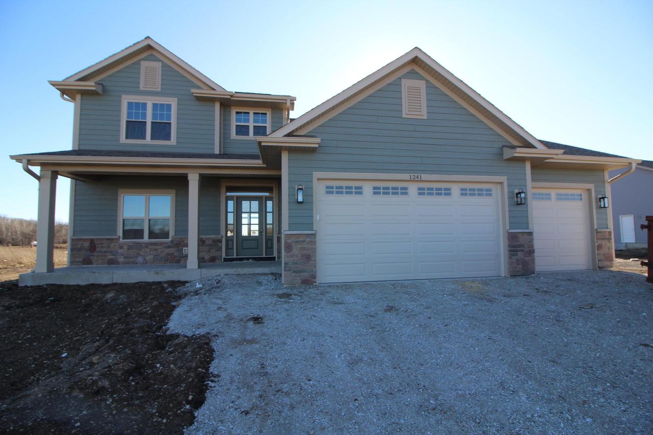 1241 Valley Hill, Union Grove, WI 53182