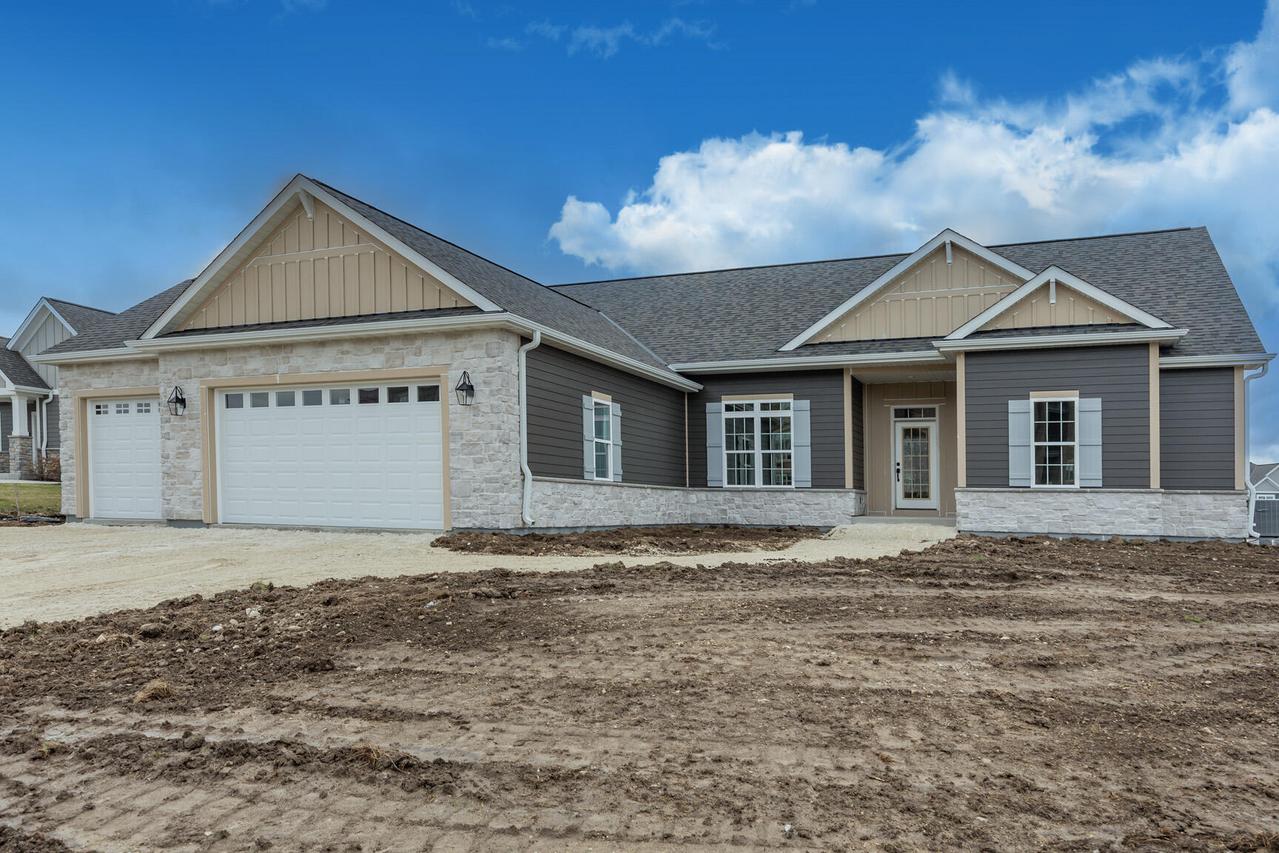 W198N4901 Hickory St, Menomonee Falls, WI 53051