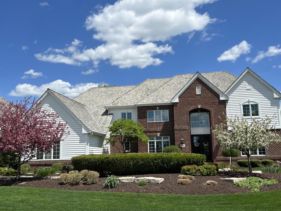 1810 E Bristlecone Dr, Hartland, WI 53029