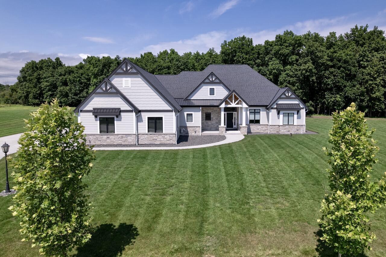 3750 W Pine View, Mequon, WI 53097