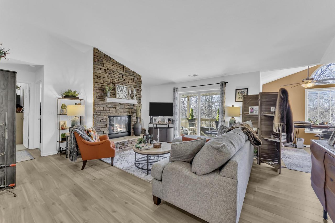 9342 W Loomis Rd #3, Franklin, WI 53132