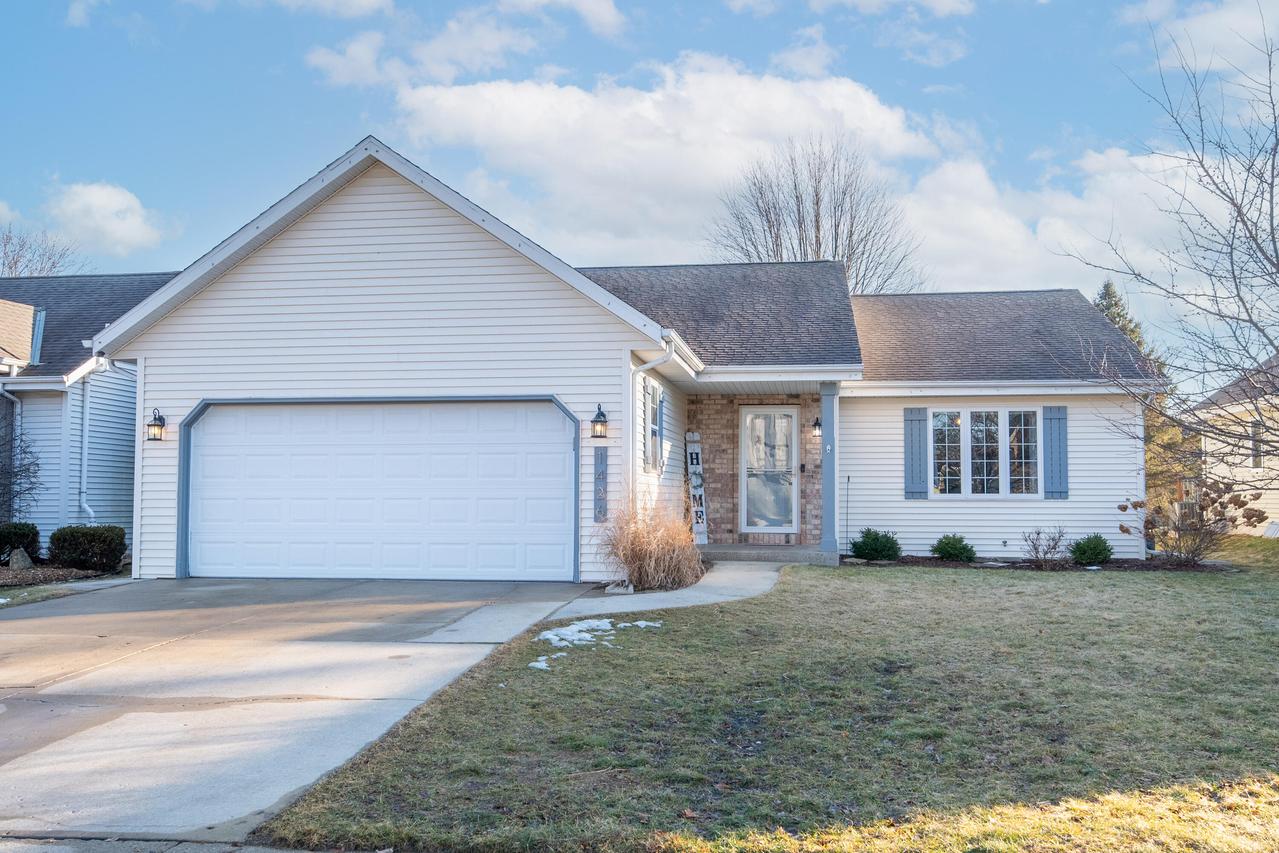 1426 Goldenrod Cir, West Bend, WI 53095