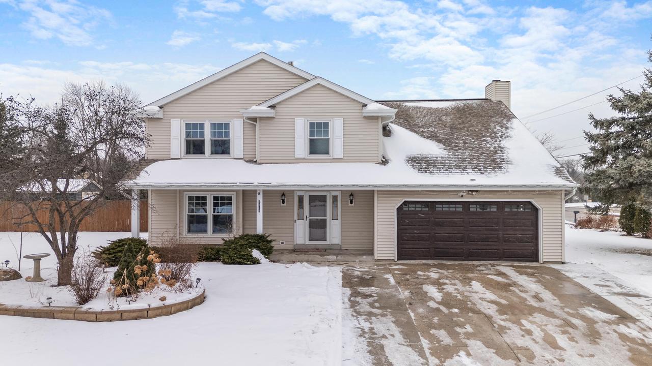7101 S Countryside Dr, Franklin, WI 53132