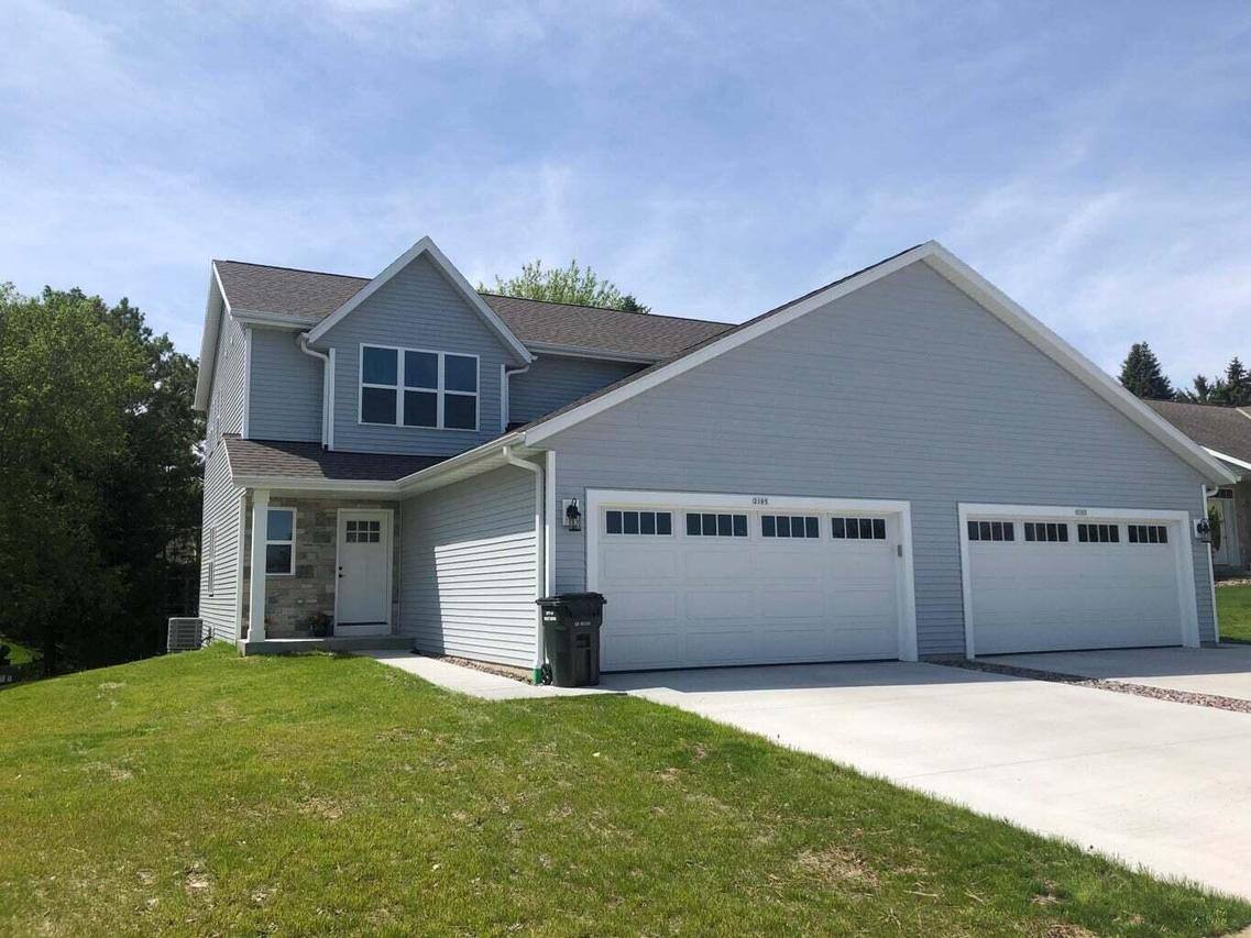 2105 Daisy Dr, West Bend, WI 53090