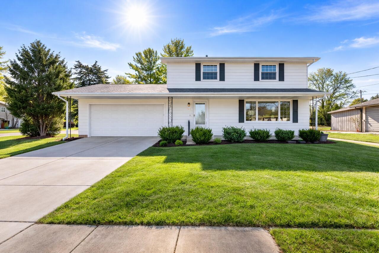 564 E Rhine St, Elkhart Lake, WI 53020