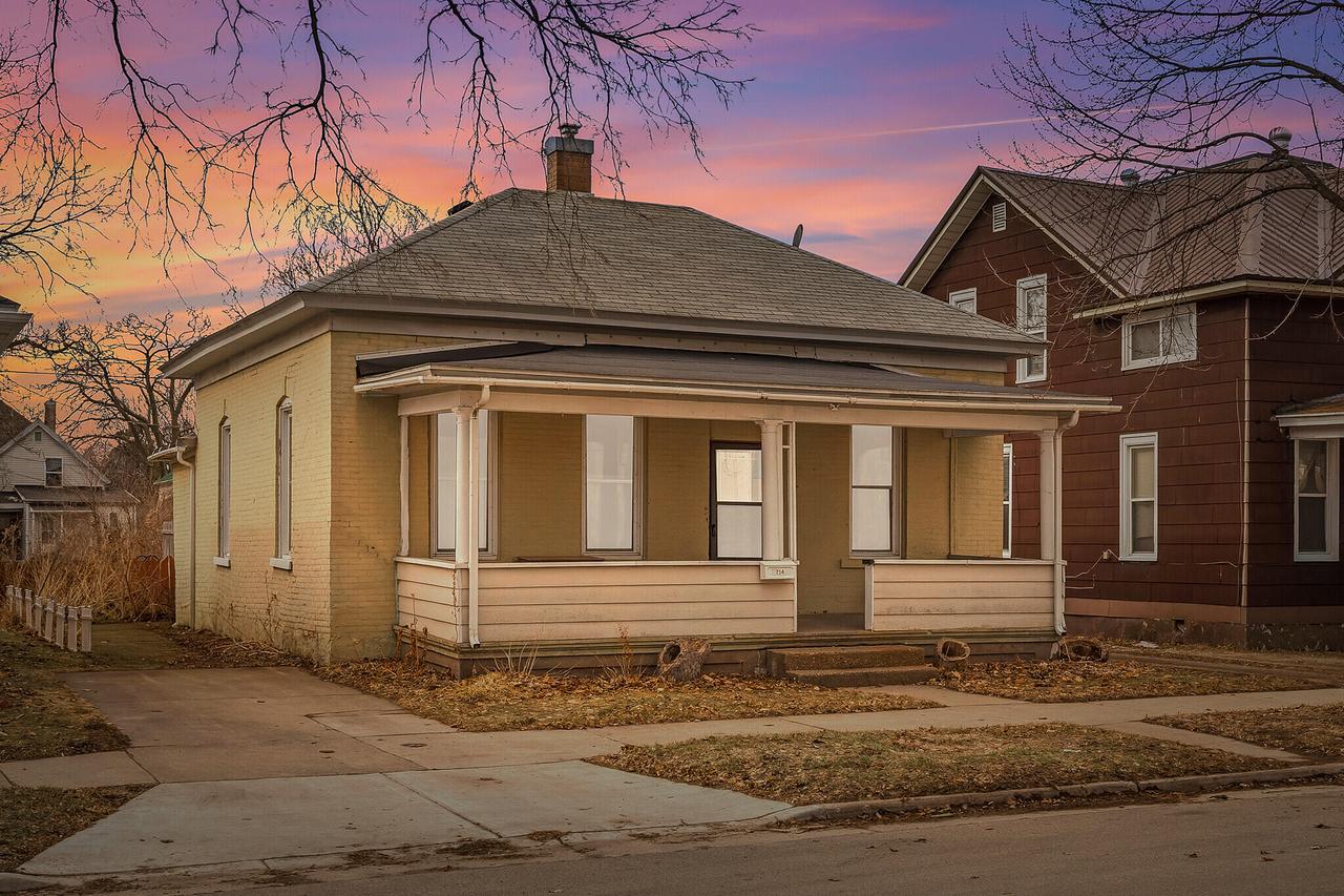 714 S 6th St, La Crosse, WI 54601
