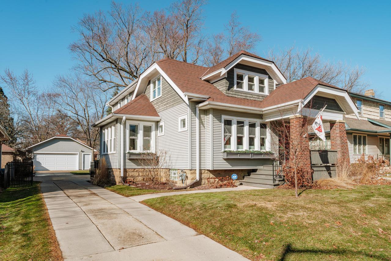 1921 Underwood Ave, Wauwatosa, WI 53213