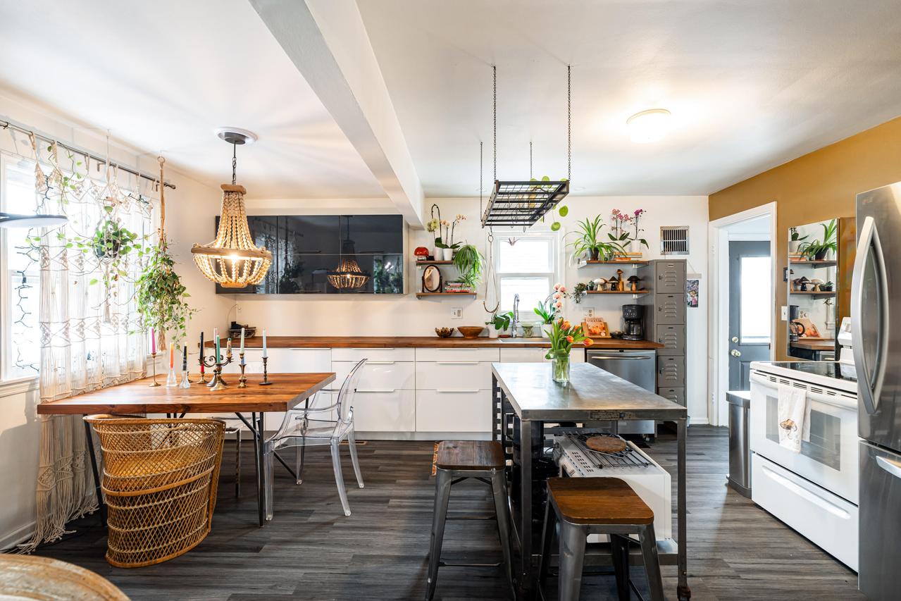 4481 S Taylor Ave, Milwaukee, WI 53207