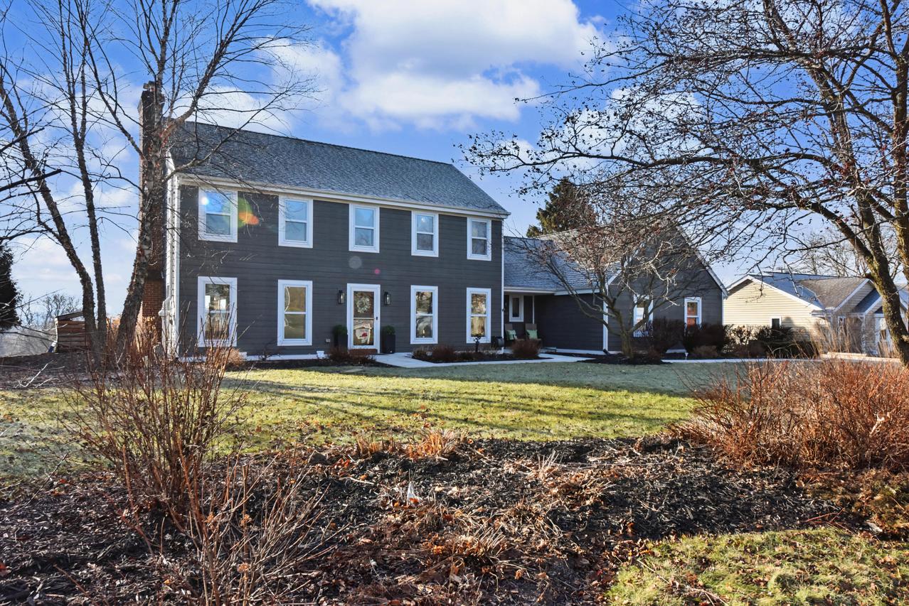 S21W27865 Kame Ter, Waukesha, WI 53188