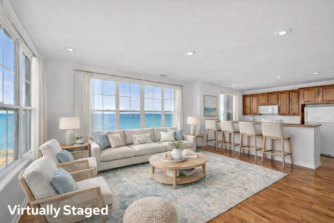 3872 S Lake Dr #209, Saint Francis, WI 53235