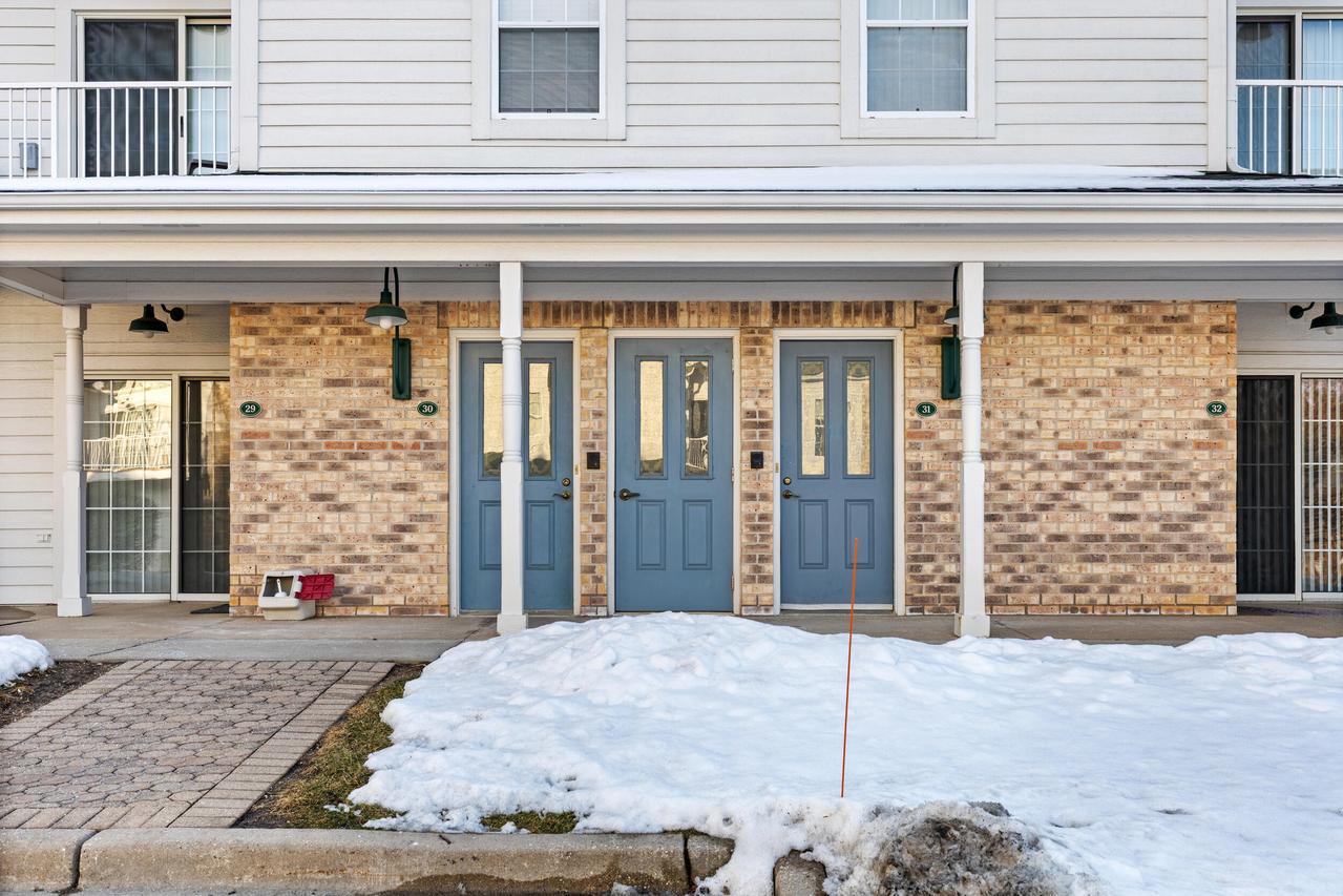2720 Northview Rd #30, Waukesha, WI 53188