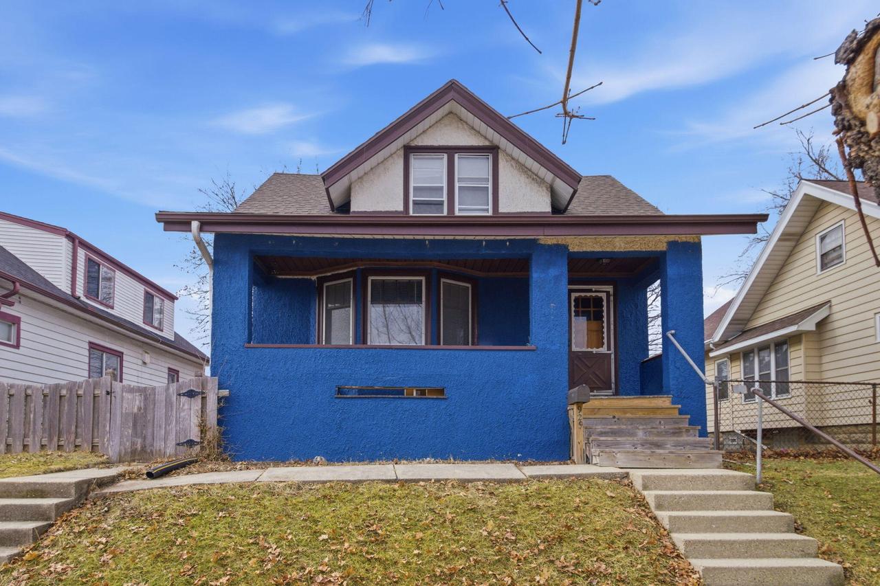 929 S 56th St, West Allis, WI 53214