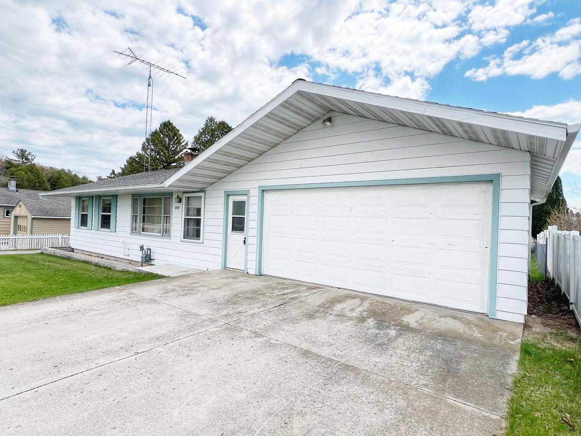 3305 Whistle Ln, Two Rivers, WI 54241