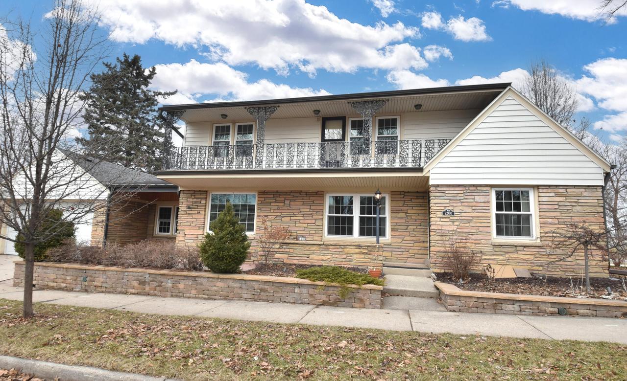 7200 W Locust St, Milwaukee, WI 53210