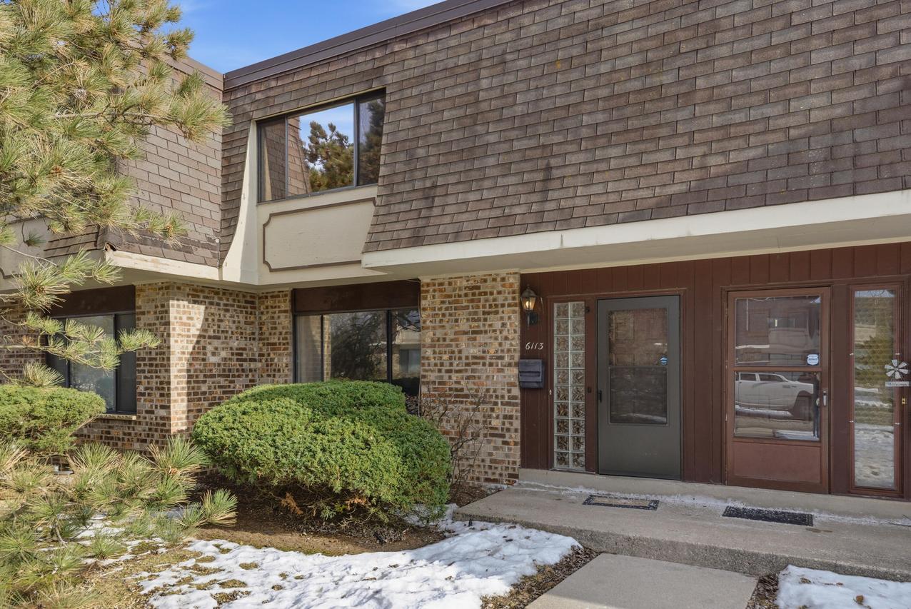 6113 W Calumet Rd, Milwaukee, WI 53223