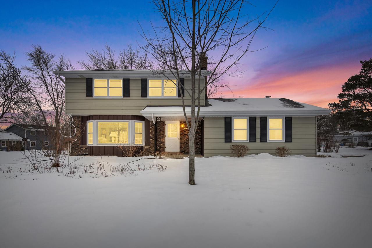 7953 Chapel Hill, Franklin, WI 53132