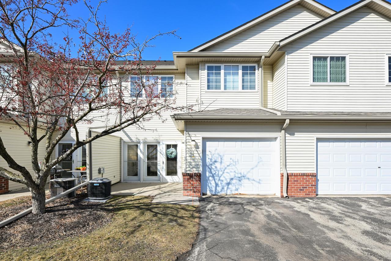 2418 Fox River #I, Waukesha, WI 53189