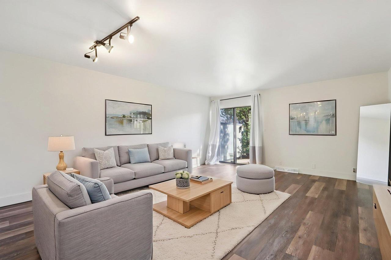 9169 N 70th St #5, Milwaukee, WI 53223