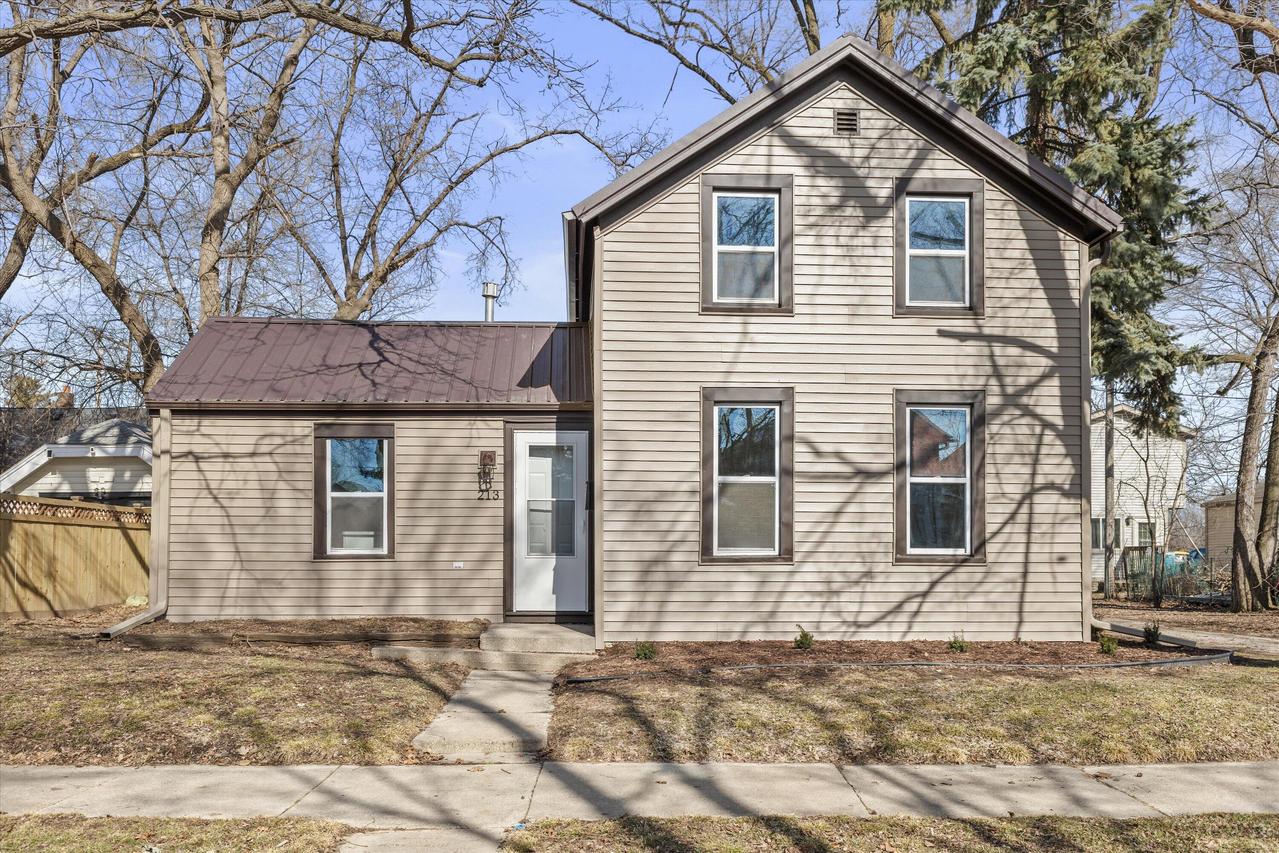 213 Maria St, Waukesha, WI 53188