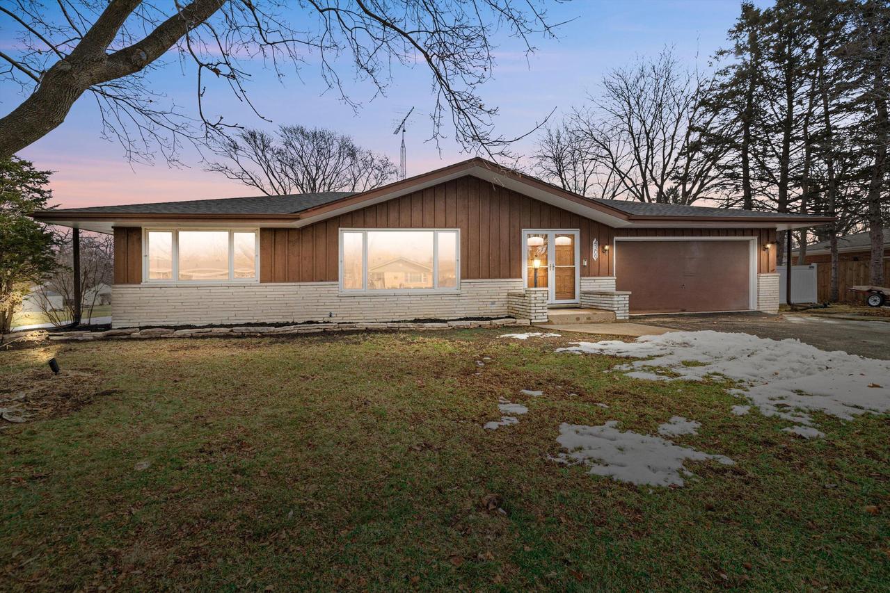 4309 Canterbury Ln, Mount Pleasant, WI 53403