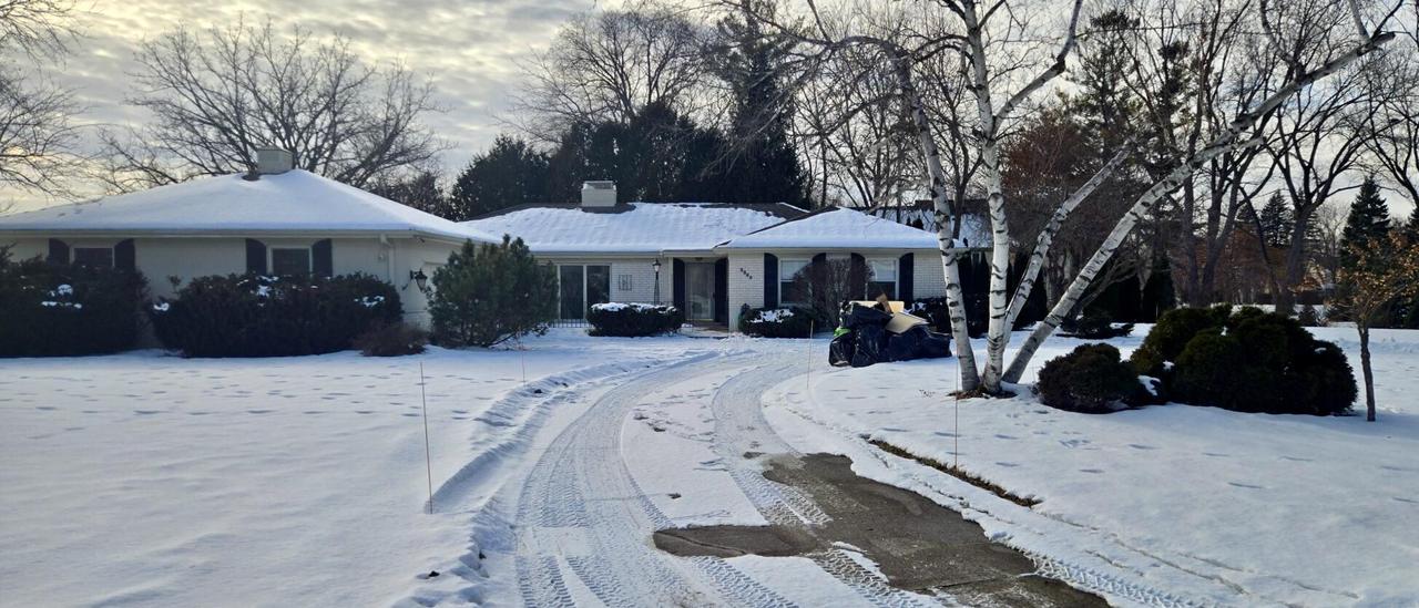 2365 Mary Beth Ct, Brookfield, WI 53005