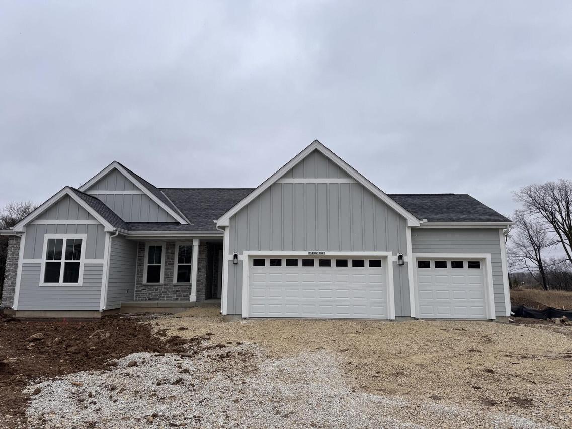 W149N11976 Red Holly Dr, Germantown, WI 53022