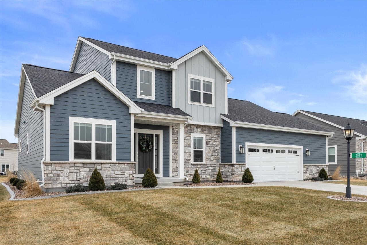 2874 Kegonsa Dr, Summit, WI 53066