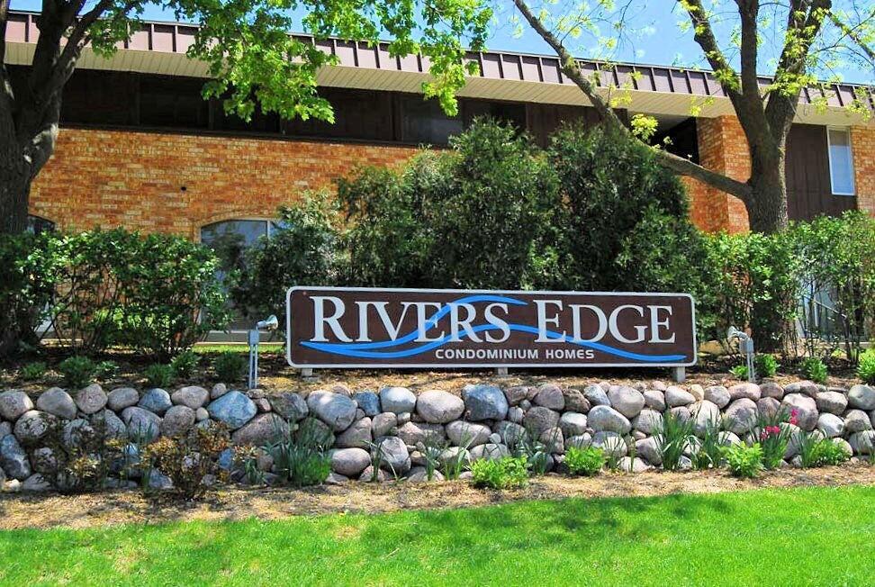 4117 W Rivers Edge Cir #10, Brown Deer, WI 53209