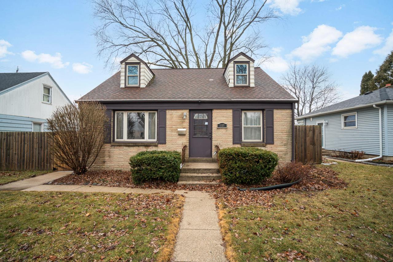1137 S 107th St, West Allis, WI 53214
