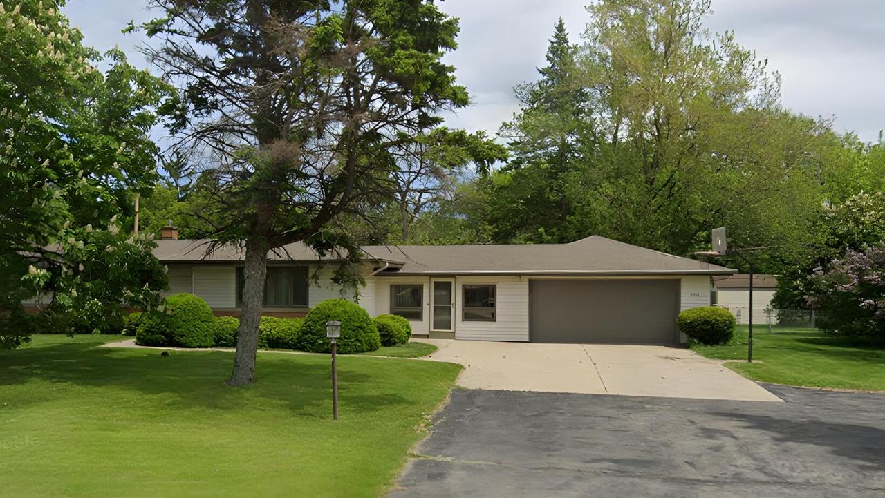 2446 S Moorland Rd, New Berlin, WI 53151