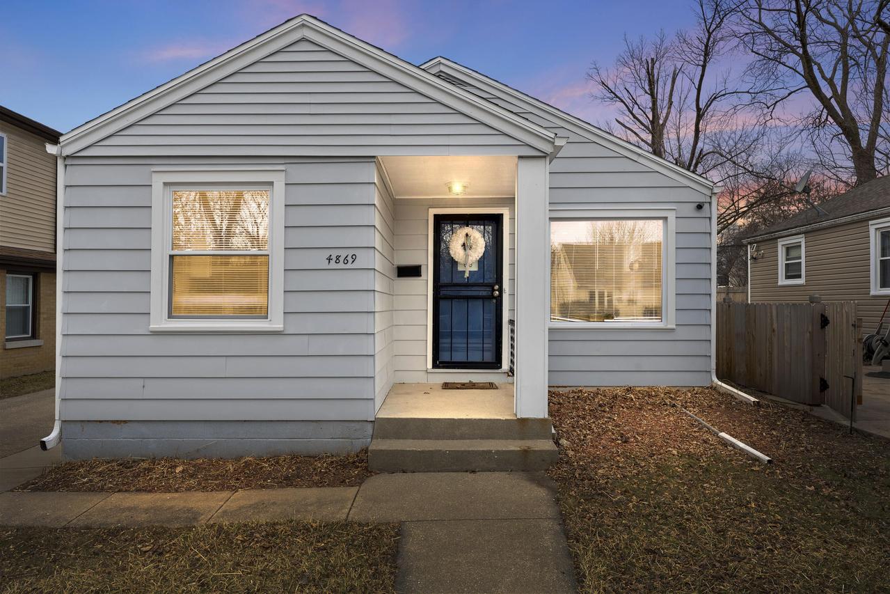 4869 N 55th St, Milwaukee, WI 53218