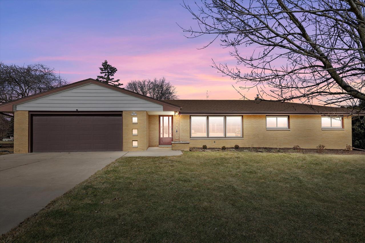 N77W14914 Menomonee Manor, Menomonee Falls, WI 53051