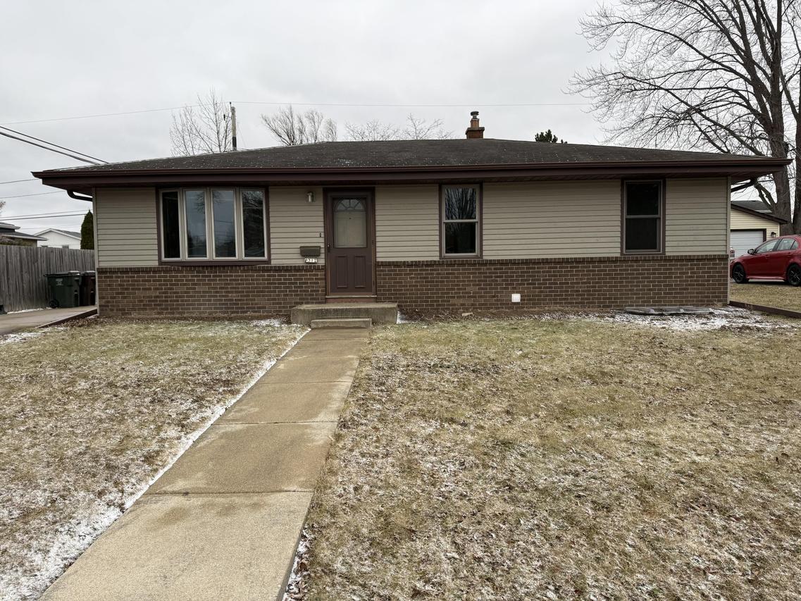 9317 Carol Ann Dr, Sturtevant, WI 53177