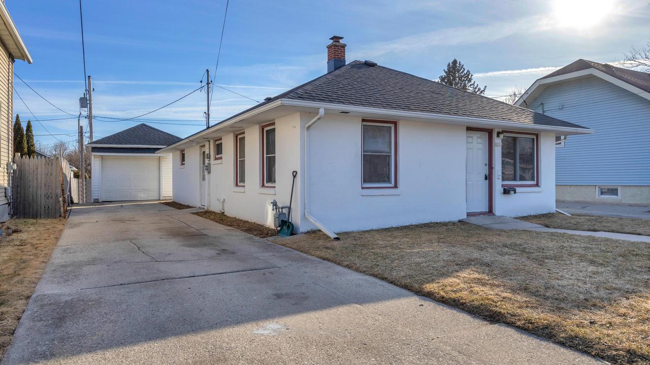 2215 Main Ave, Sheboygan, WI 53083