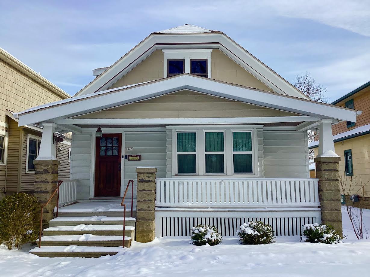 1434 N 66th St, Wauwatosa, WI 53213