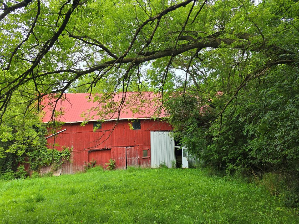 33016 Bassett Rd, Randall, WI 53105