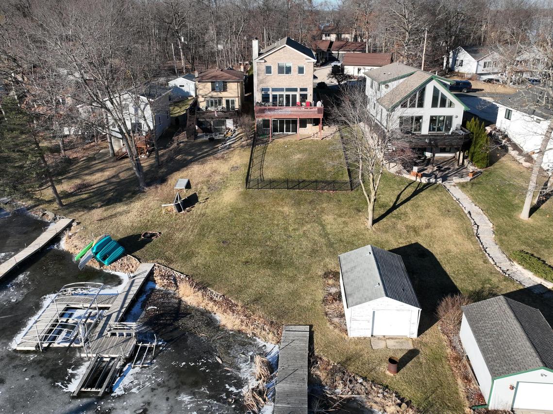 29149 White Oak Ln, Waterford, WI 53185