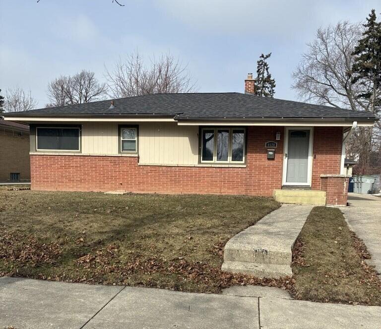 8528 W Arden Pl, Milwaukee, WI 53225